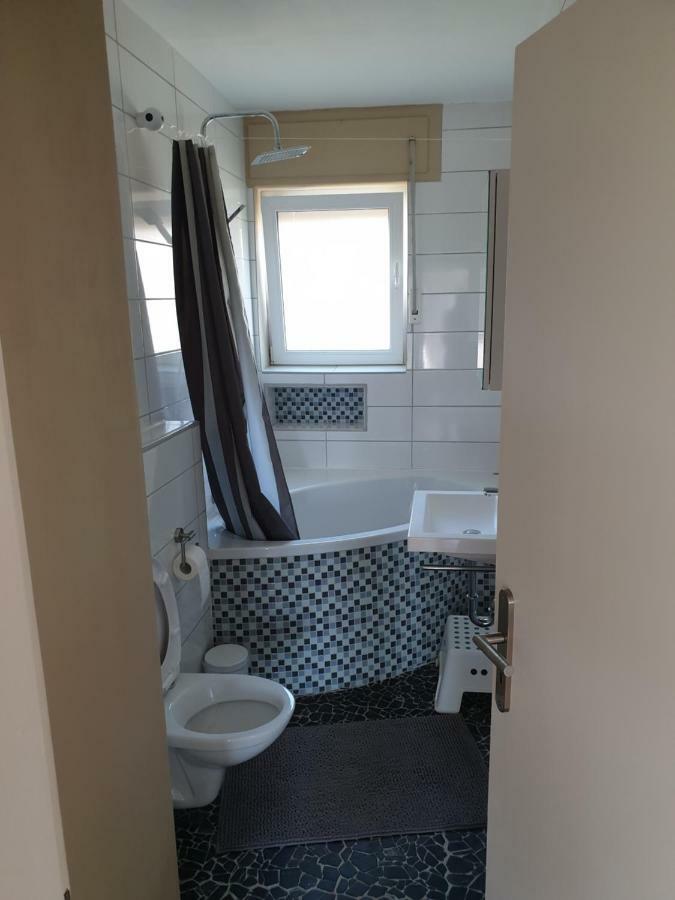Ferienwohnung Schaefer- Arnold 로데스하임암라인 외부 사진